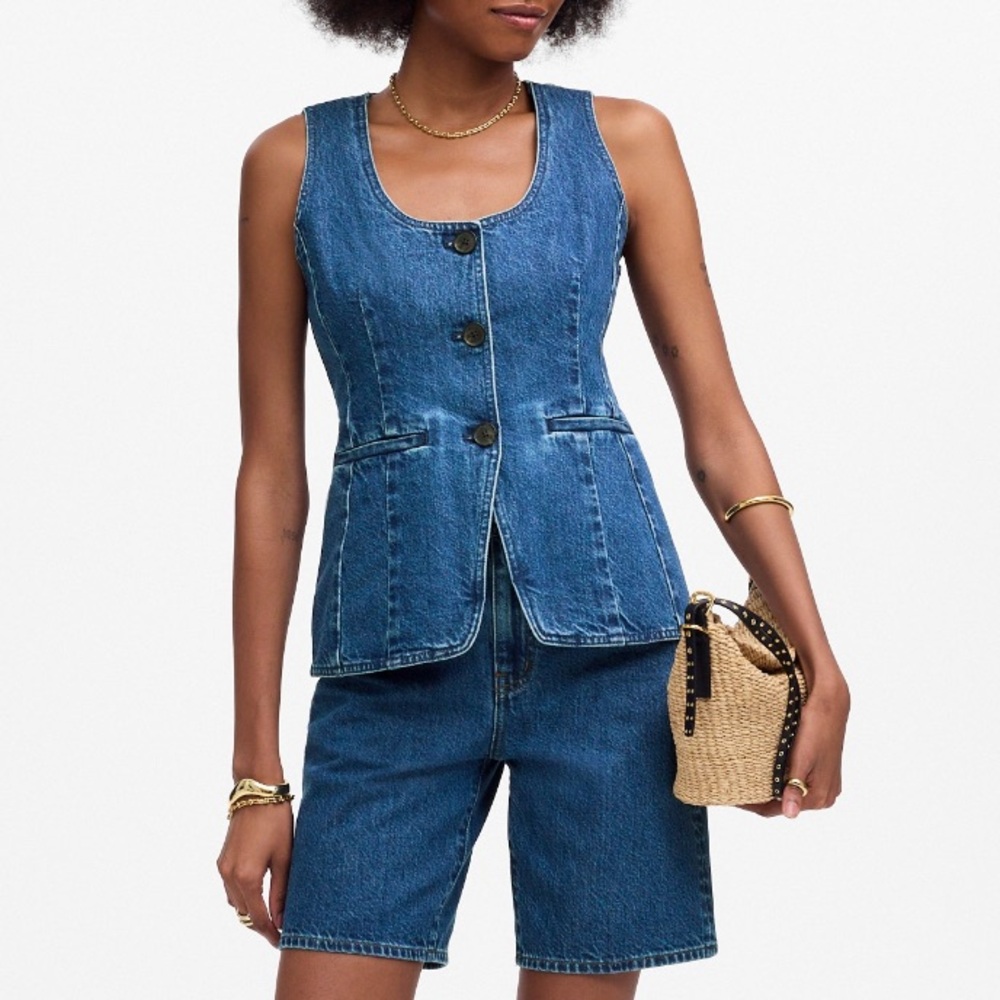 Madewell Denim Scoopneck Cutaway Vest in Dowe Wash